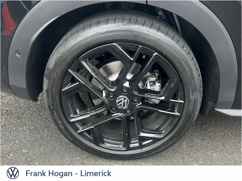 2026 Volkswagen T-Roc - image 9