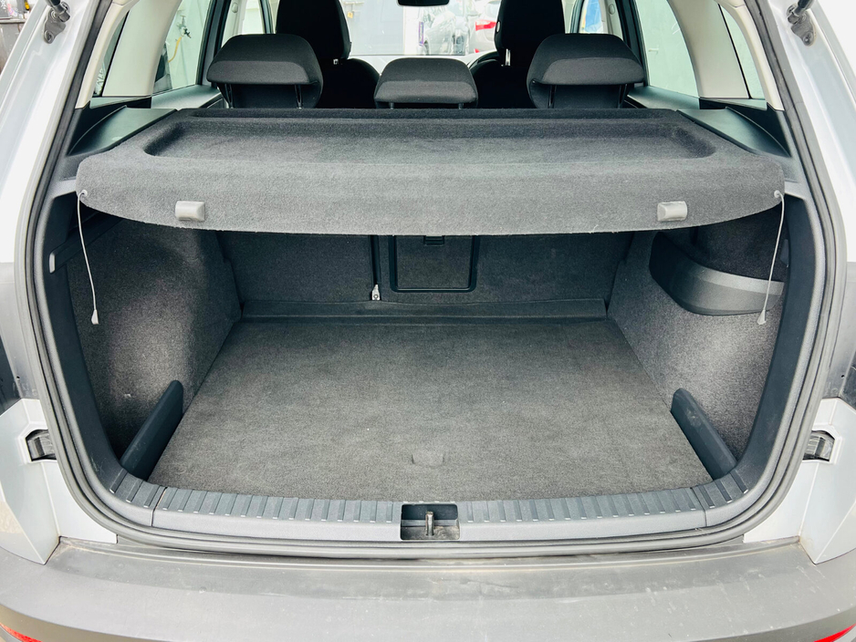 2018 Skoda Karoq - image 5