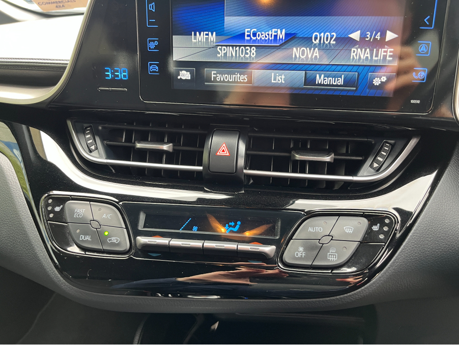 2020 Toyota C-HR HYBRID LUNA SPORT AUTOMATIC 1.8 PETROL //ADAPTIVE CRUISE CONTROL//KEYLESS ENTRY//REVERSE CAMERA//HEATED SEATS// €22,950