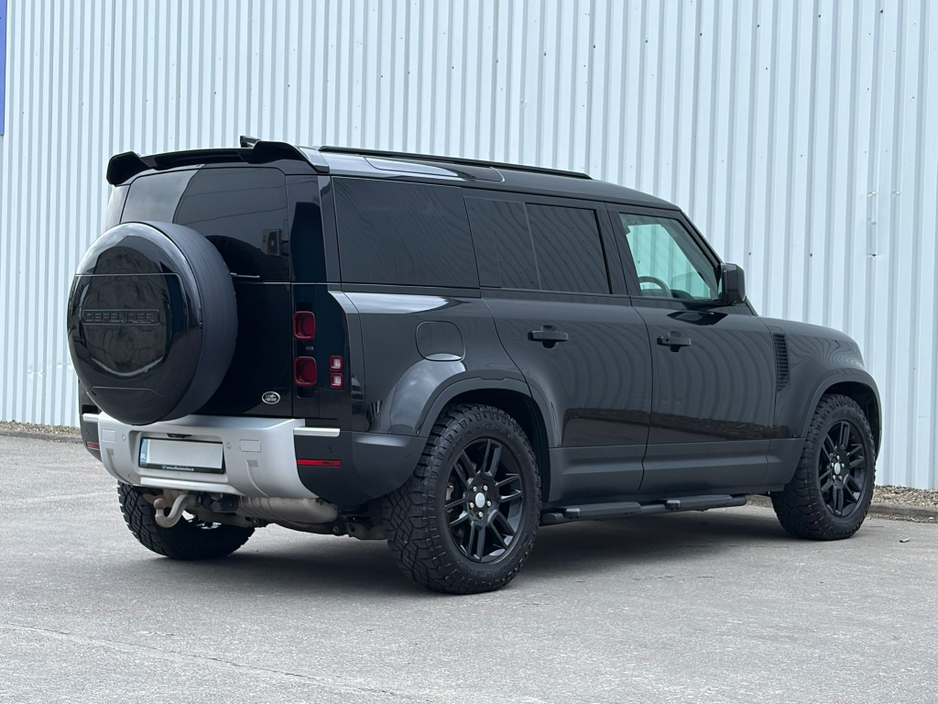 2021 Land Rover Defender - image 4