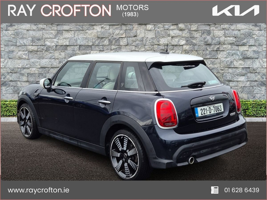 2022 MINI Hatch Cooper Exclusive €26,500