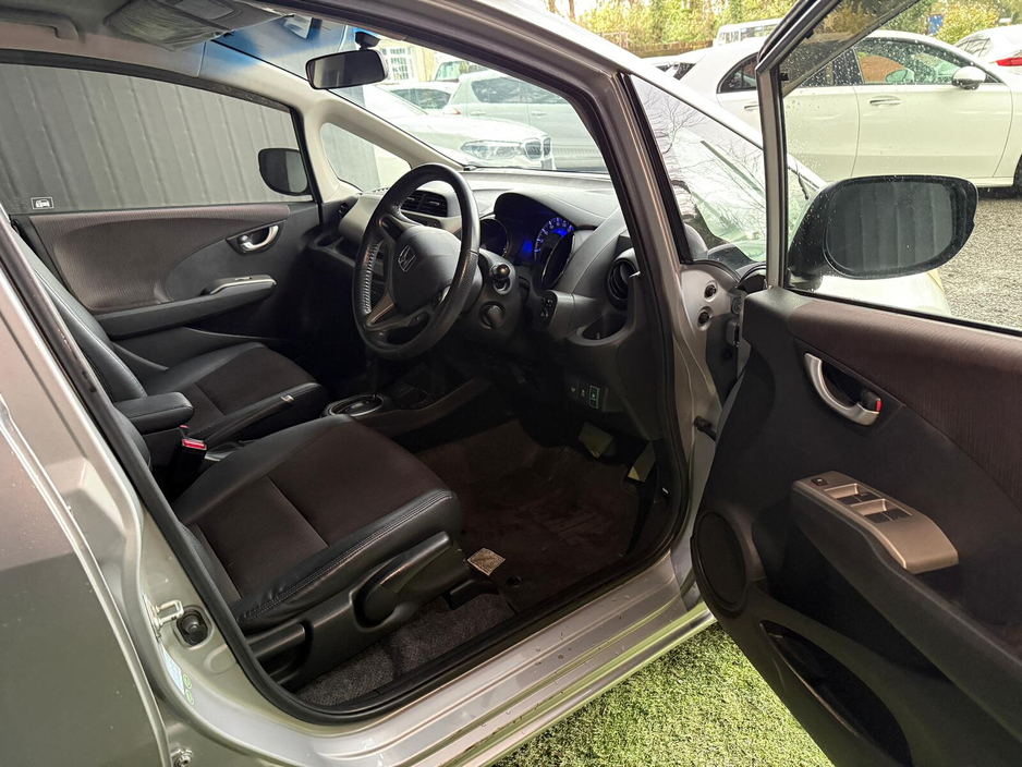 2012 Honda Fit - image 9