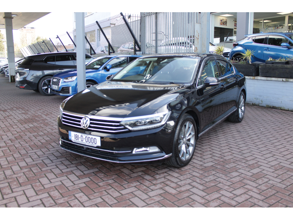2018 Volkswagen Passat - image 8