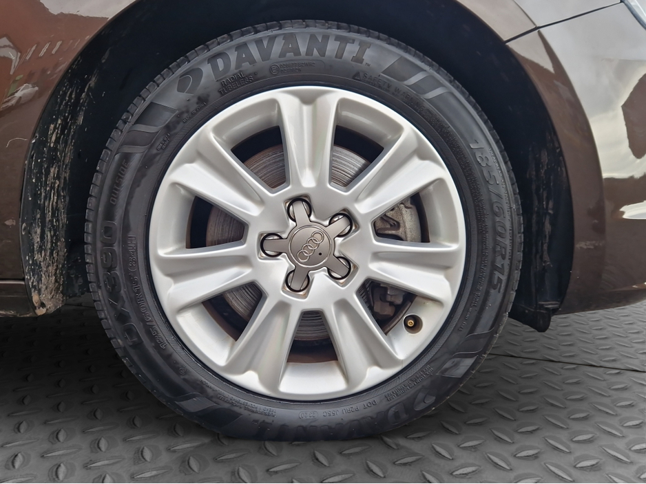 2015 Audi A1 - image 12