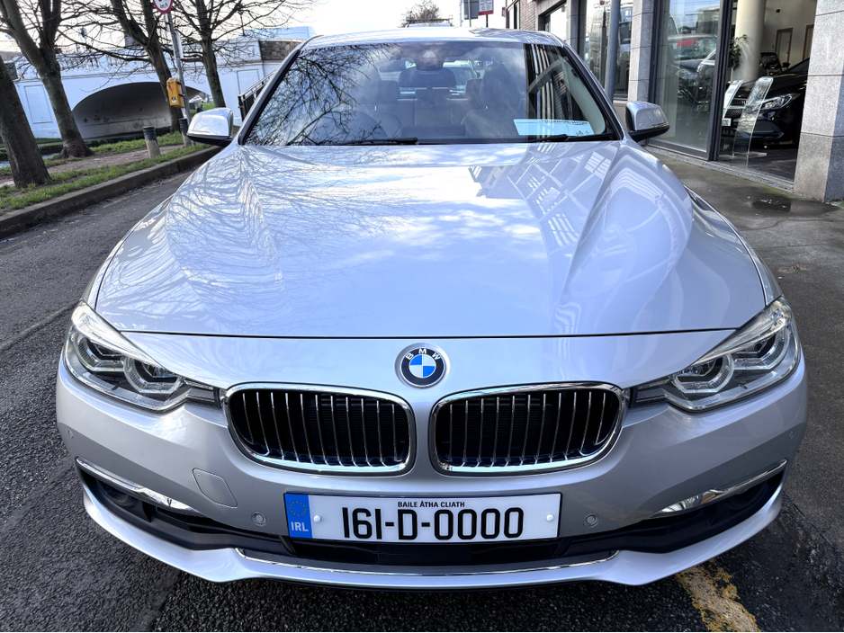 2016 BMW 3 Series 330e LUXURY SALOON €19,950