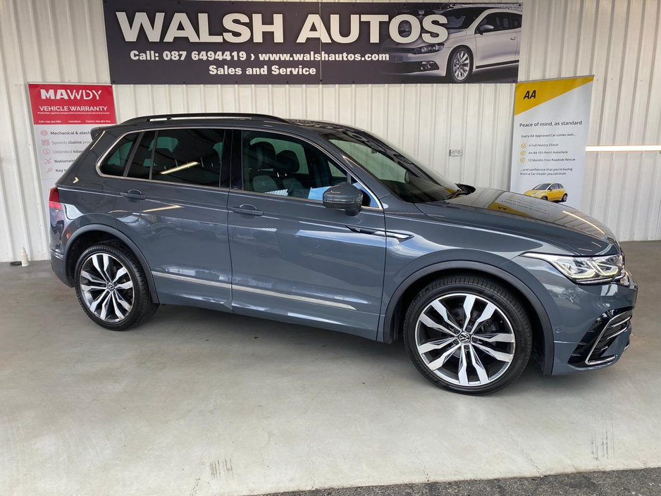 2023 Volkswagen Tiguan - image 3