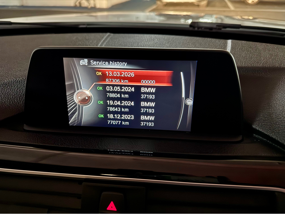 2016 BMW 3 Series - image 22