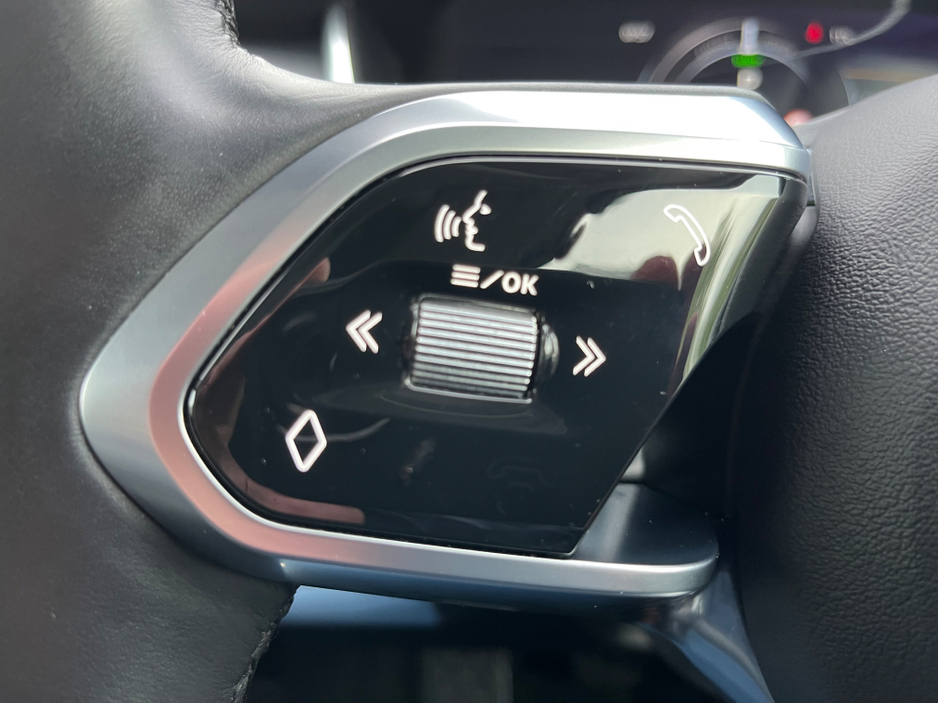 2020 Jaguar I-Pace - image 17