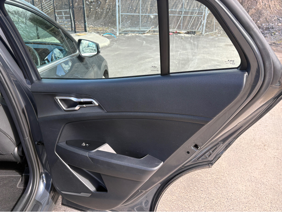 2024 Kia Sportage - image 13