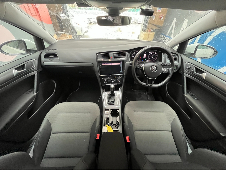 2020 Volkswagen Golf - image 13