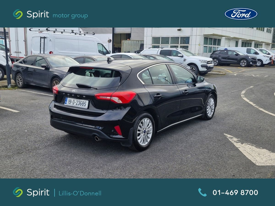 2019 Ford Focus - image 12