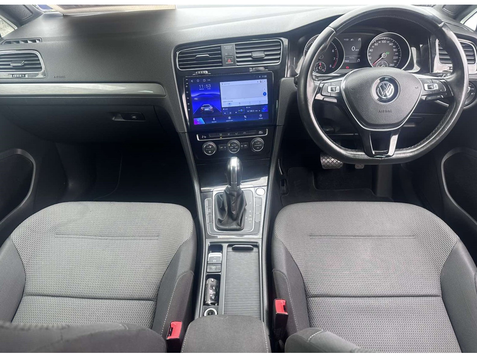 2015 Volkswagen Golf - image 14