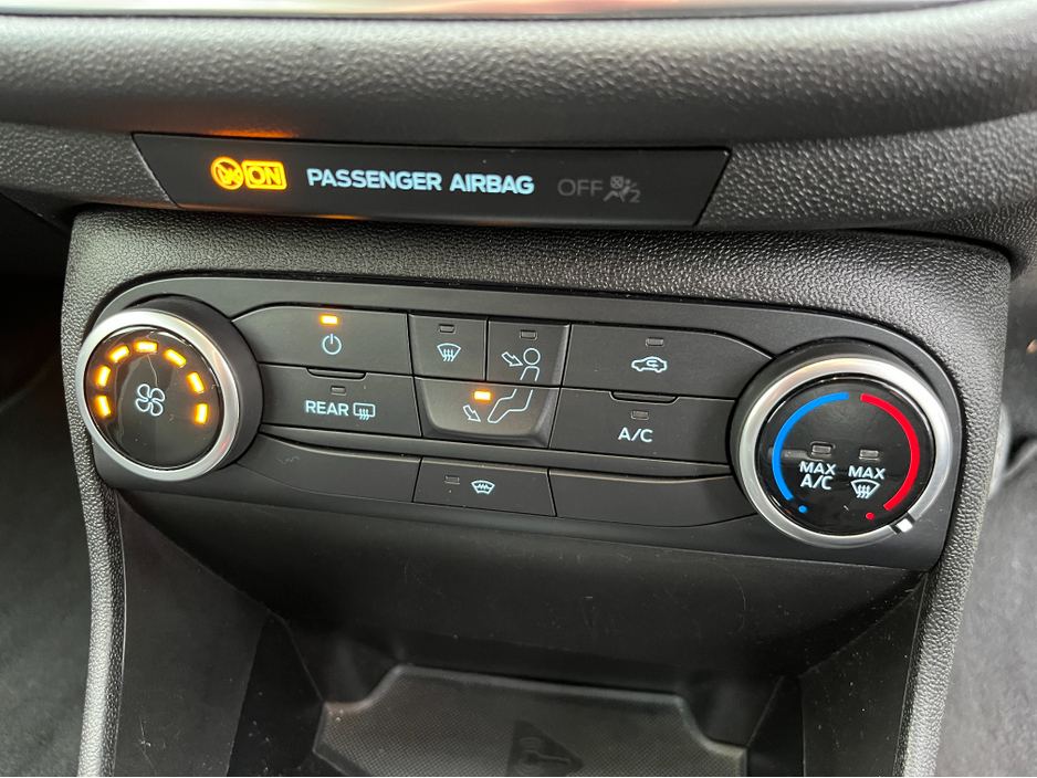 2018 Ford Fiesta - image 18