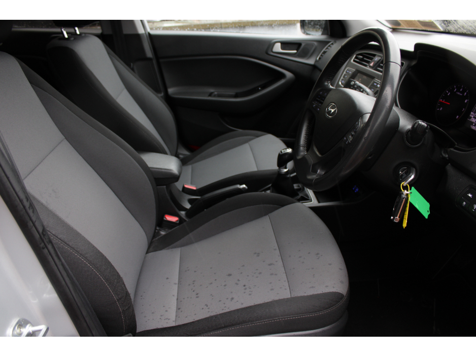 2019 Hyundai i20 1.2 ACTIVE DELUXE 5DR HATCHBACK  //  ONLY 43,869 KM //  STUNNING CAR FINISHED IN SILVER // BUY WITH CONFIDENCE AA AND SIMI APPROVED DEALER 2026 // FINANCE ARRANGED // ALL TRADE €14,950