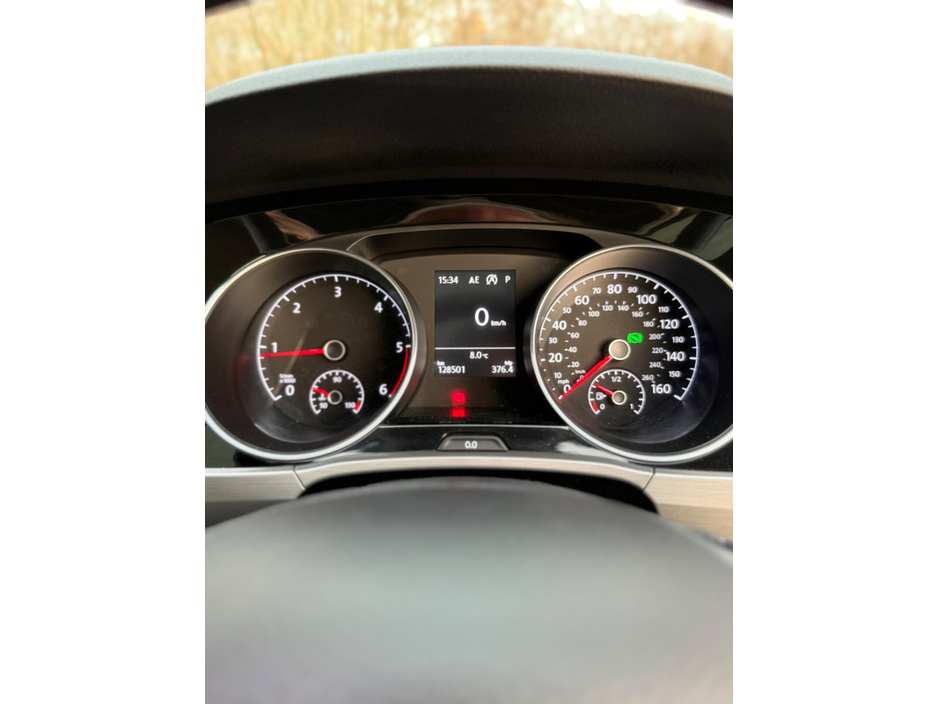 2018 Volkswagen Touran - image 26