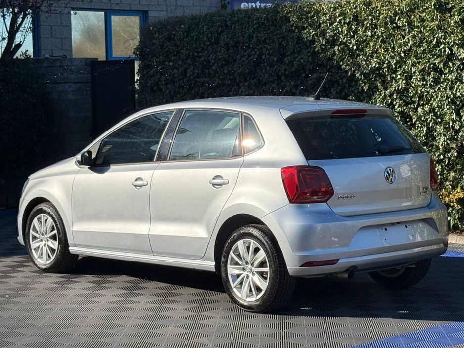 2015 Volkswagen Polo - image 5
