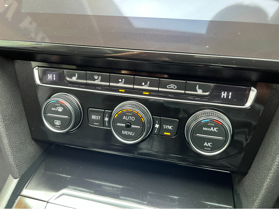 2018 Volkswagen Arteon - image 20