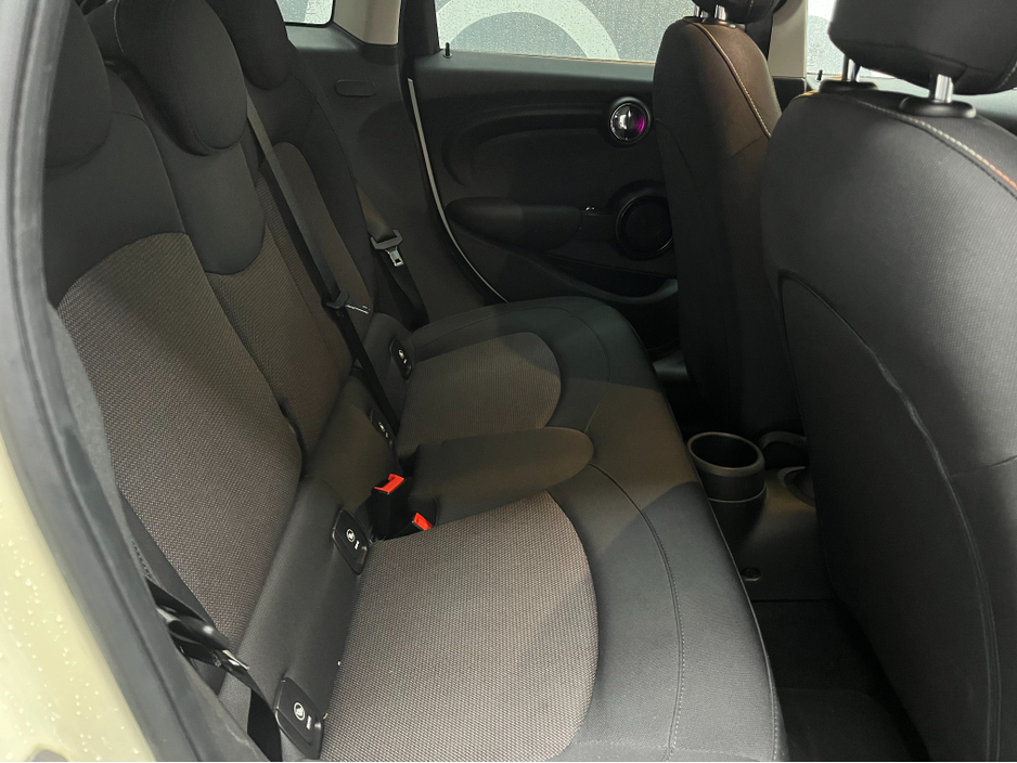 2018 MINI Cooper €16950! 2018 MINI COOPER 5DOORS 1.5 AUTOMATIC / CRUISE CONTROL / REVERSE CAMERA / AMBIENT LIGHTS AND MORE €16,950