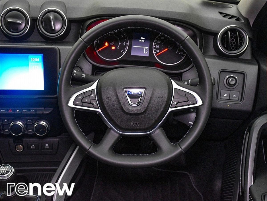 2022 Dacia Duster - image 23