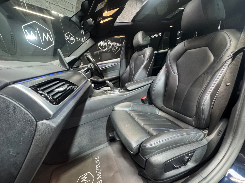 2021 BMW 5 Series - image 25