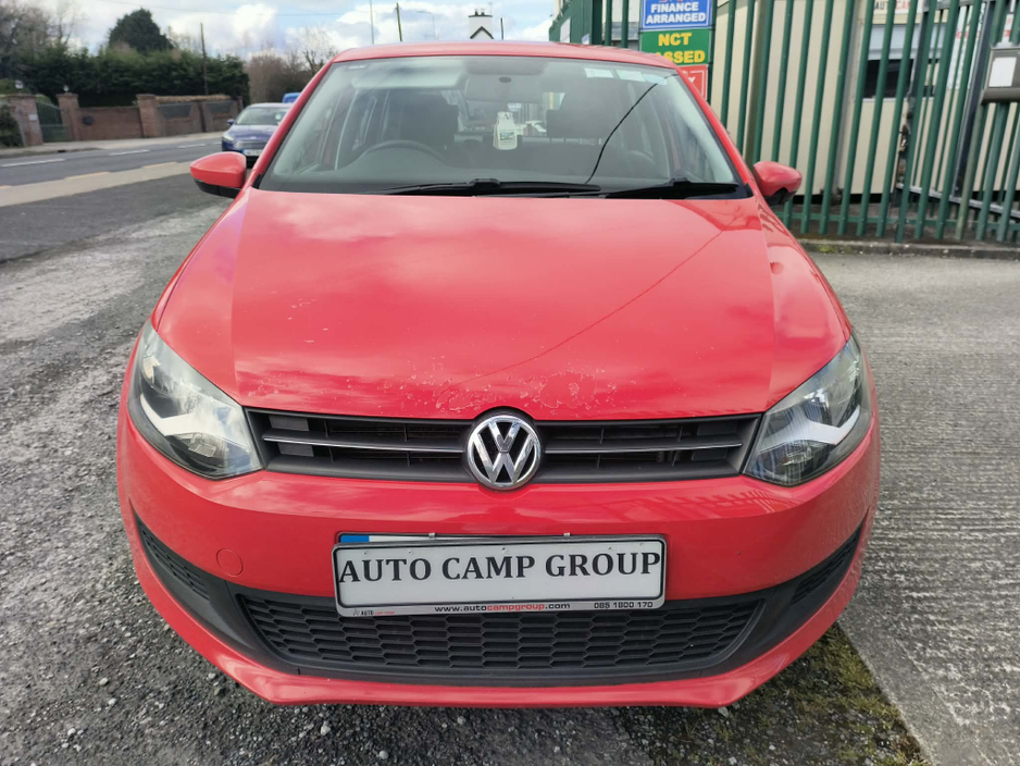 2011 Volkswagen Polo - image 2