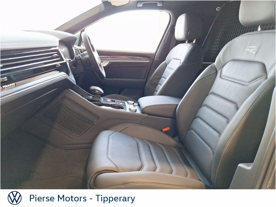 2026 Volkswagen Touareg - image 6