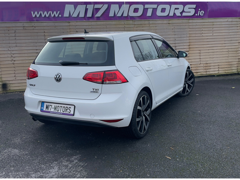 2015 Volkswagen Golf - image 5