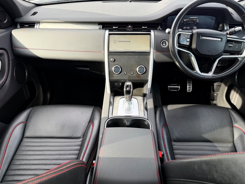 2022 Land Rover Discovery - image 23