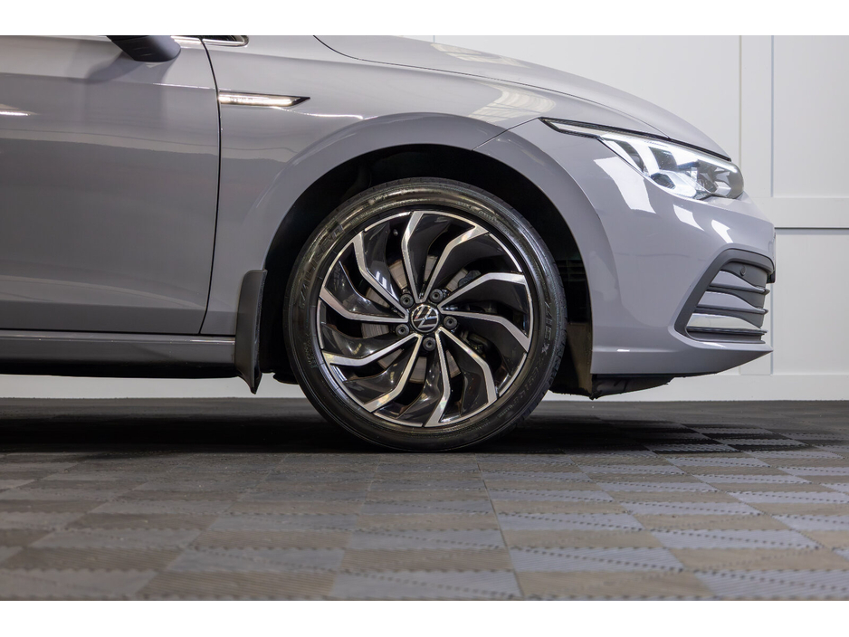 2023 Volkswagen Golf 2.0 TDI 115HP Style €28,450