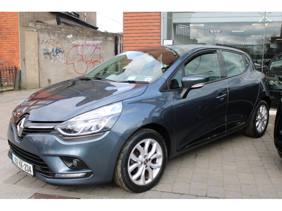 2018 Renault Clio - image 3