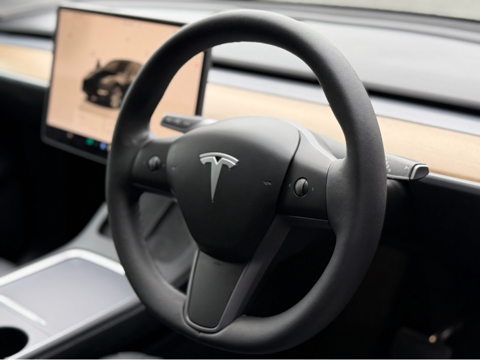 2023 Tesla Model Y MODEL Y LONG RANGE AWD €32,950
