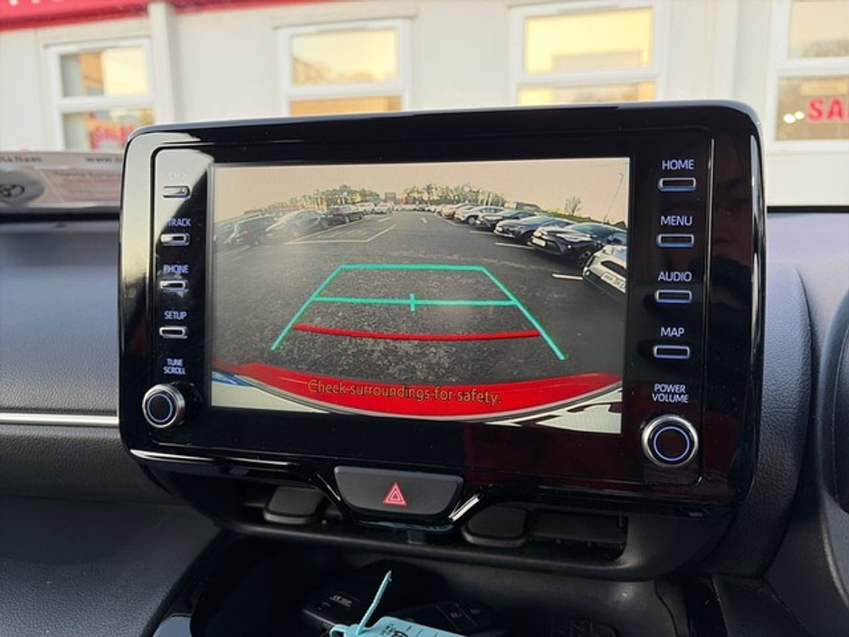 2023 Toyota Yaris Cross CROSS LUNA SPORT €28,888