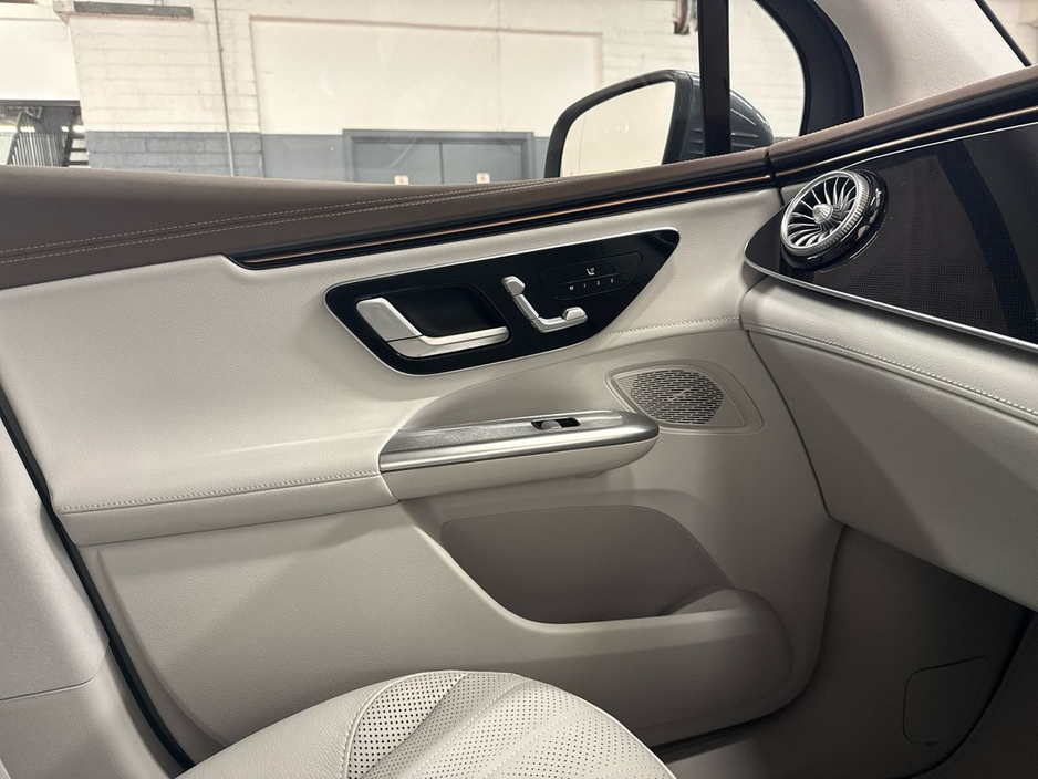 2025 Mercedes-Benz EQE - image 18