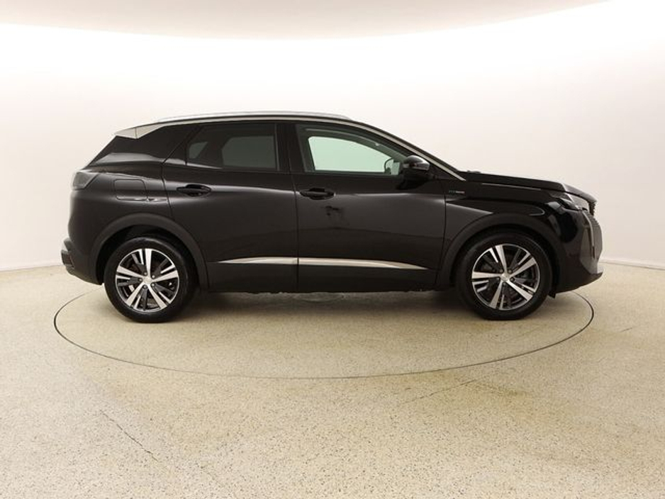 2023 Peugeot 3008 - image 8