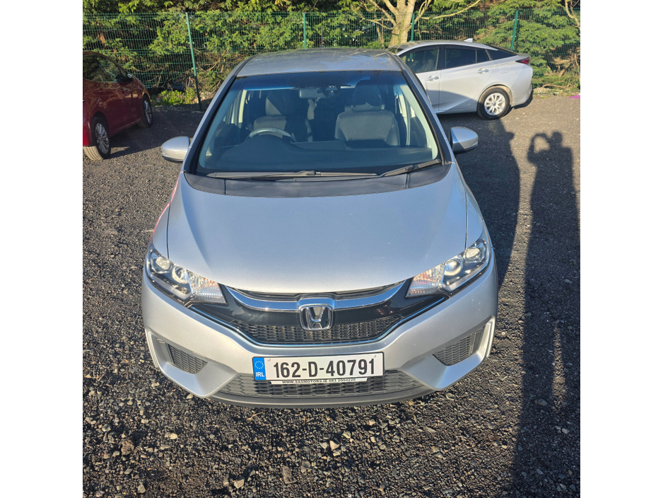 2016 Honda Fit - image 4