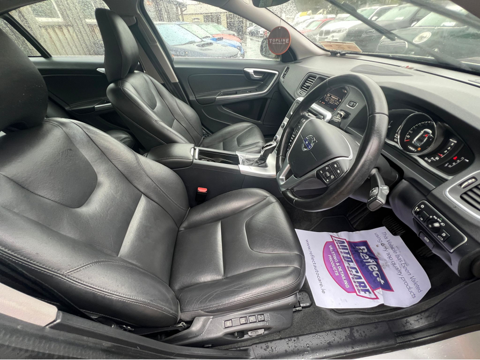 2017 Volvo S60 - image 8