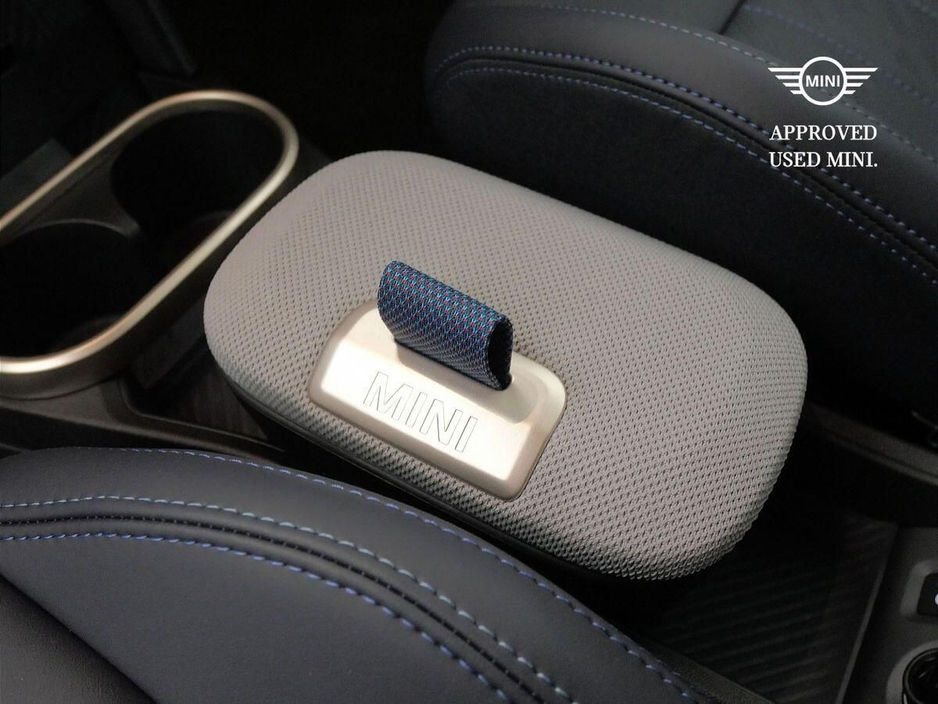 2024 MINI Hatch Cooper C 3 Door €34,900