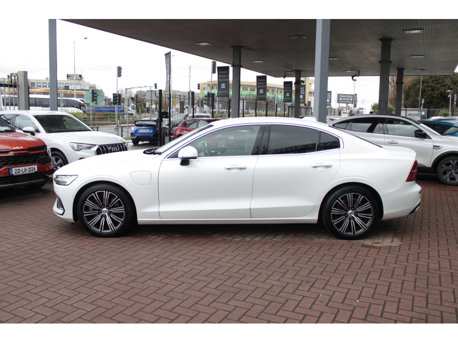 2020 Volvo S60 - image 7