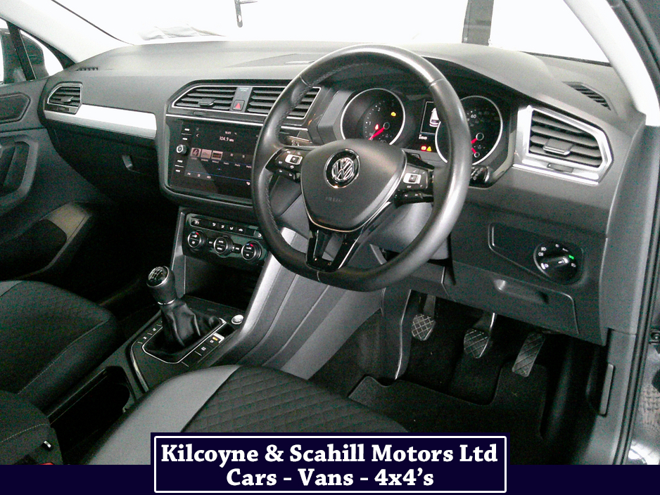 2019 Volkswagen Tiguan - image 24