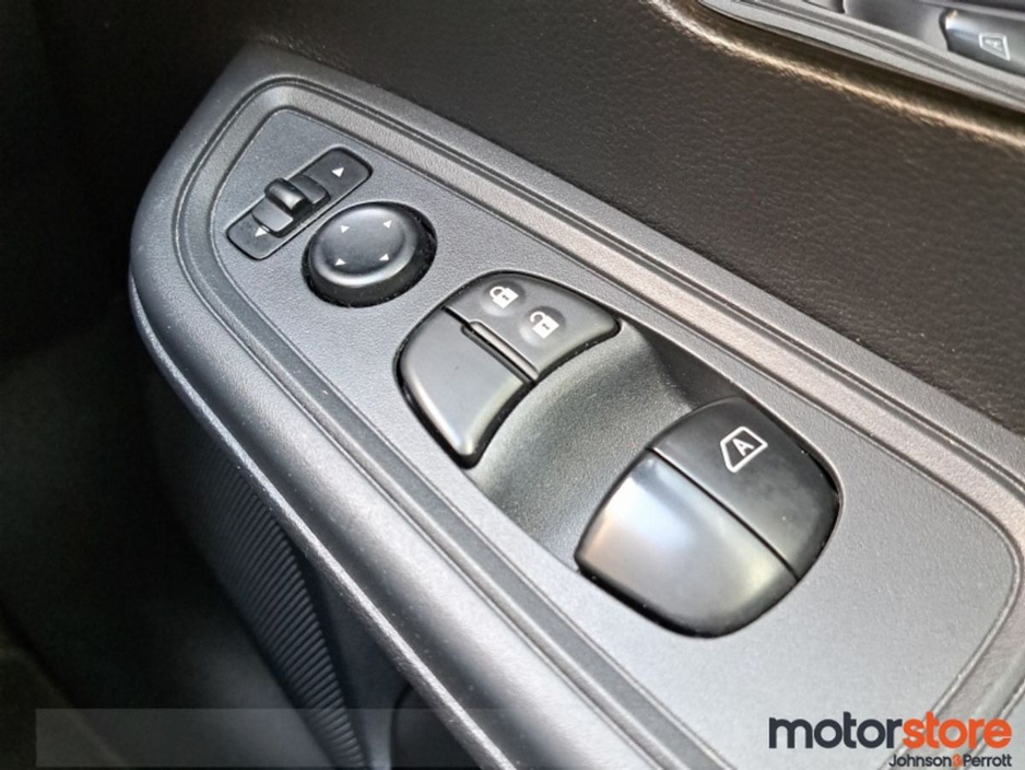 2020 Nissan Micra - image 24