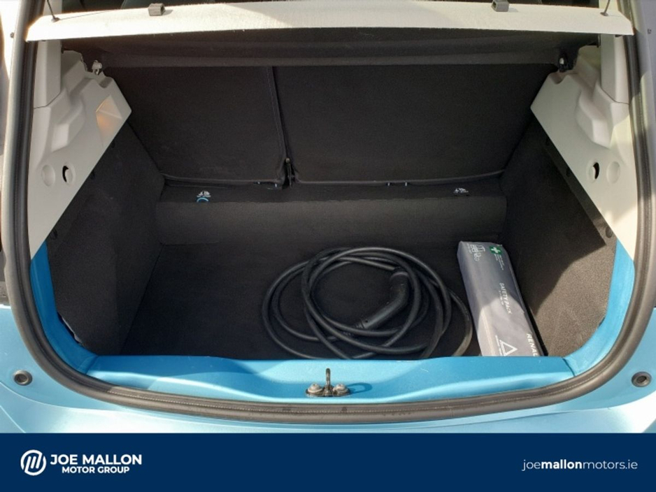 2020 Renault Zoe - image 13