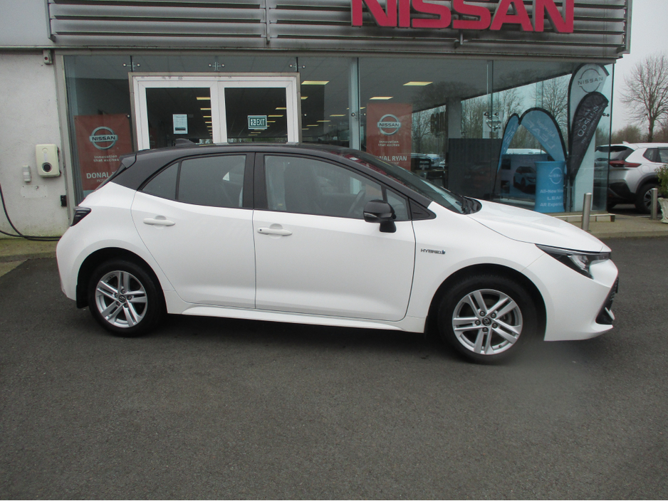 2019 Toyota Corolla - image 2