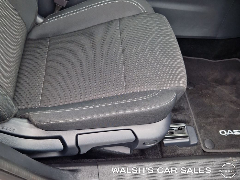 2025 Nissan Qashqai E-power SV MY24 04DR A €39,950