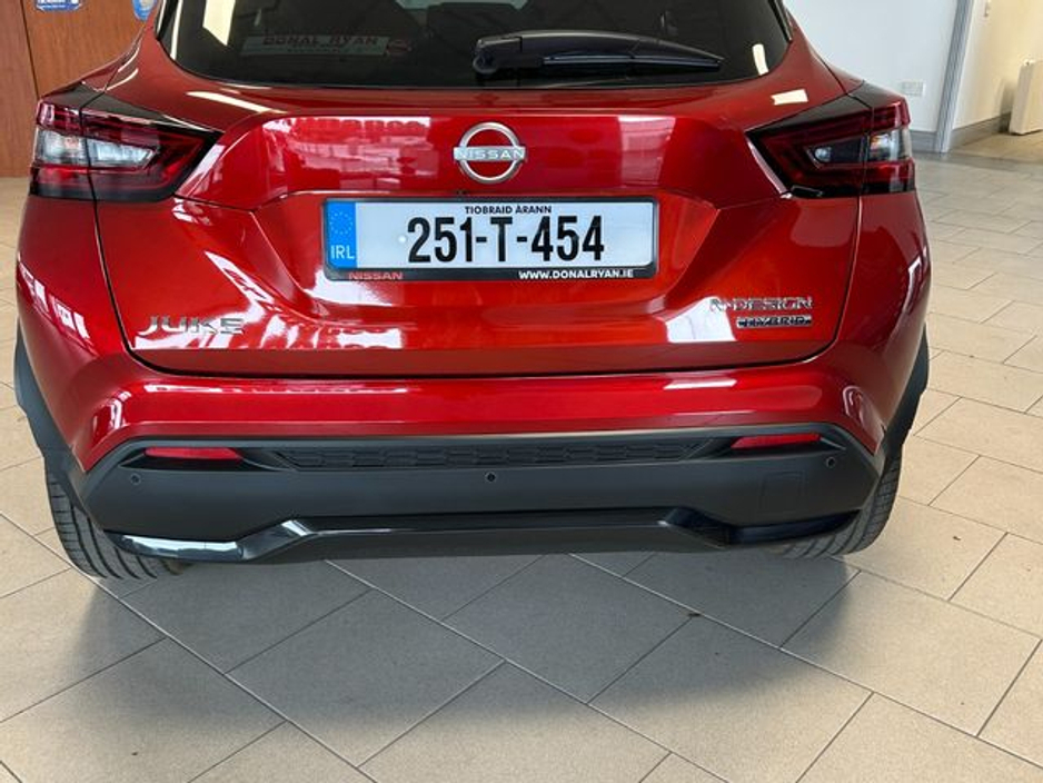 2025 Nissan Juke 1 6 HYB N Design Black EX €34,995
