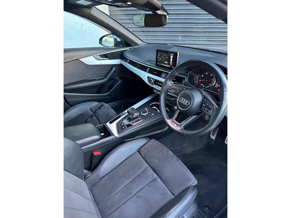 2018 Audi A4 - image 18