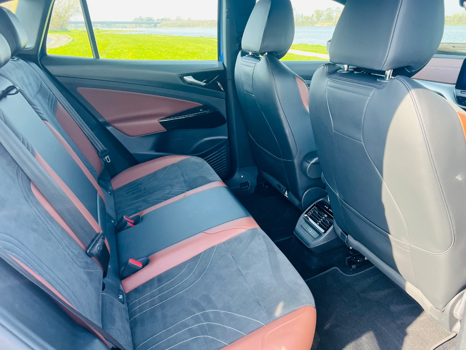 2022 Volkswagen ID.4 - image 16