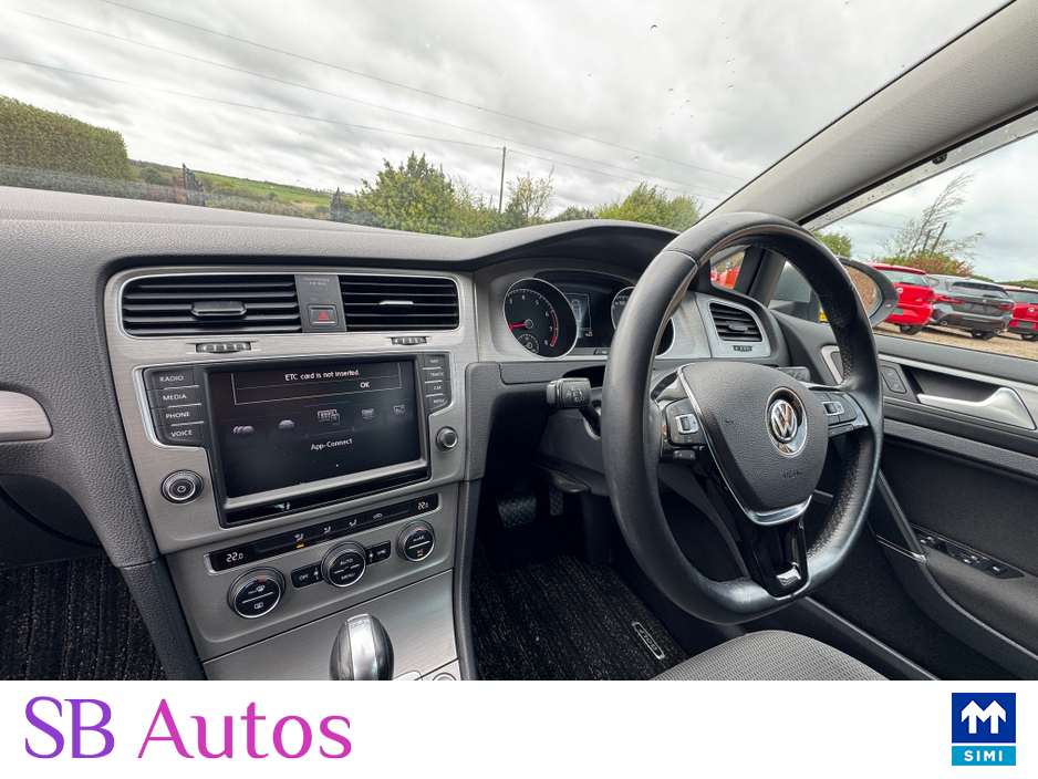 2017 Volkswagen Golf - image 14