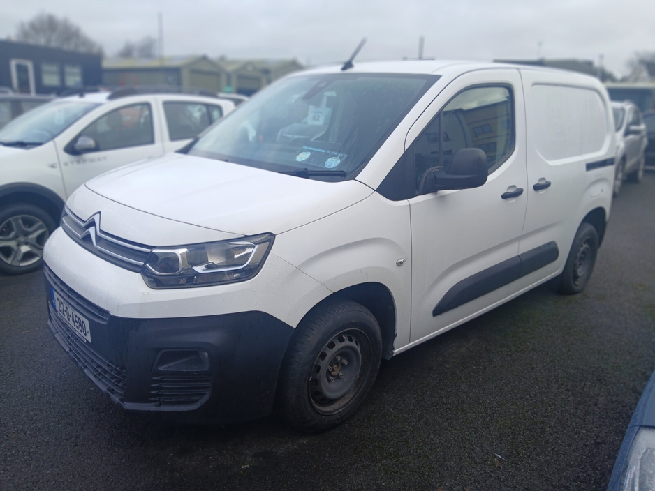 2021 Citroen Berlingo - image 3