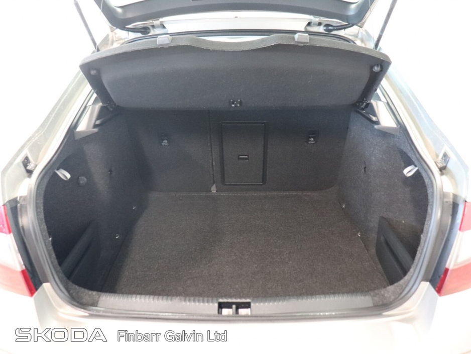 2019 Skoda Octavia - image 10