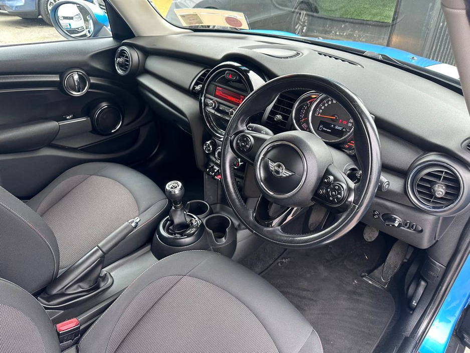 2015 MINI One - image 18